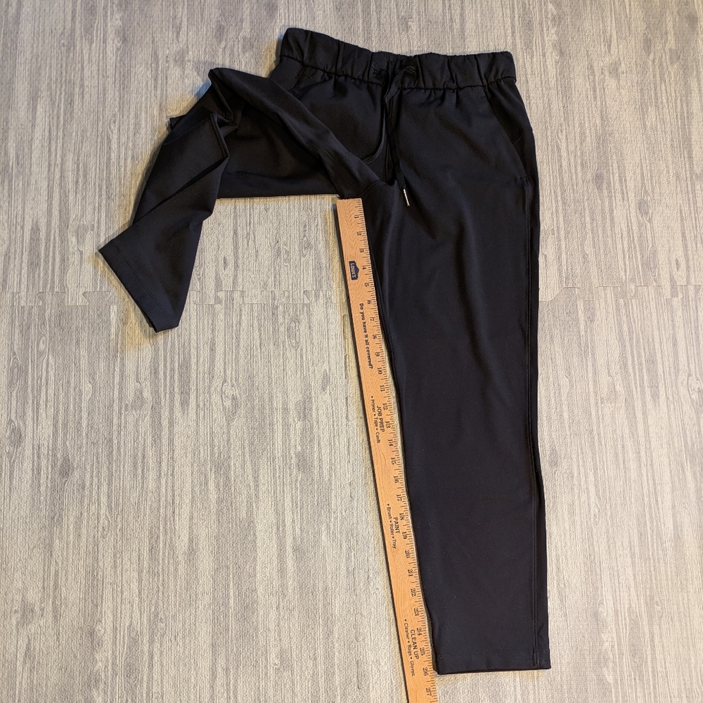 Women's Lululemon Black On the Fly Size 4 | Athletic‎ Workout Casual - Picture 12 of 14